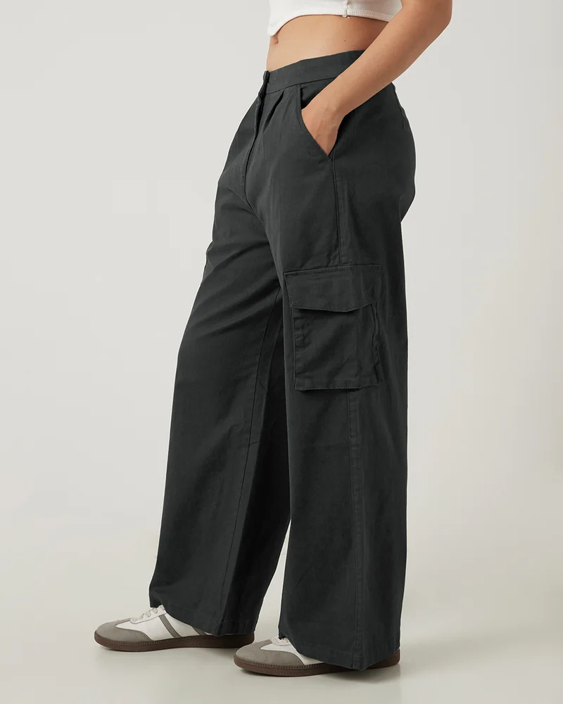 بيواكوف Women's Dark Grey Baggy Oversized Cargo Casual Pants